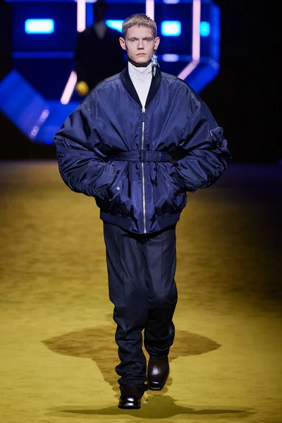 Look 26